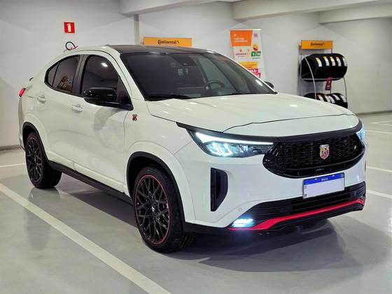 FIAT FASTBACK 1.3 TURBO 270 FLEX ABARTH AT6 FIAT FASTBACK 1.3 TURBO 270 FLEX ABARTH AT6